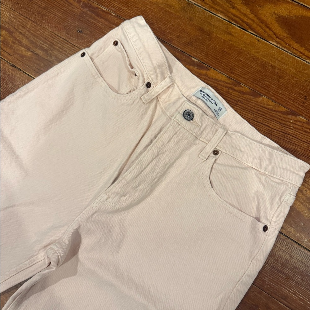 Abercrombie & Fitch High Rise Jeans in Light Pink